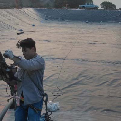 Detalles y parches en geomembranas